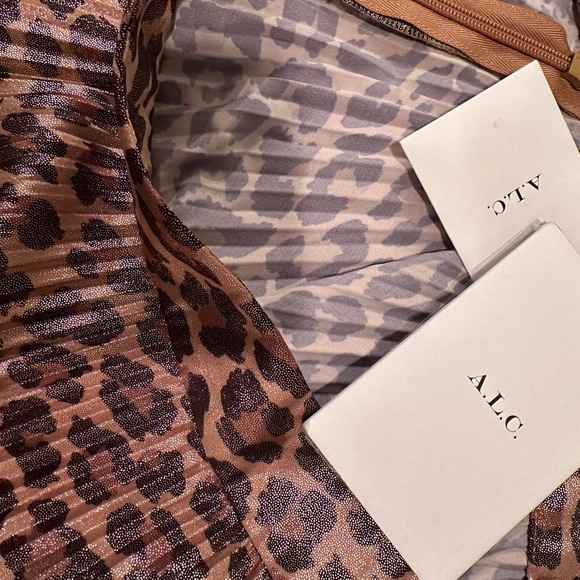 ALC Metallic Leopard Pleated Skirt NWT SZ 4 - Picture 10 of 10